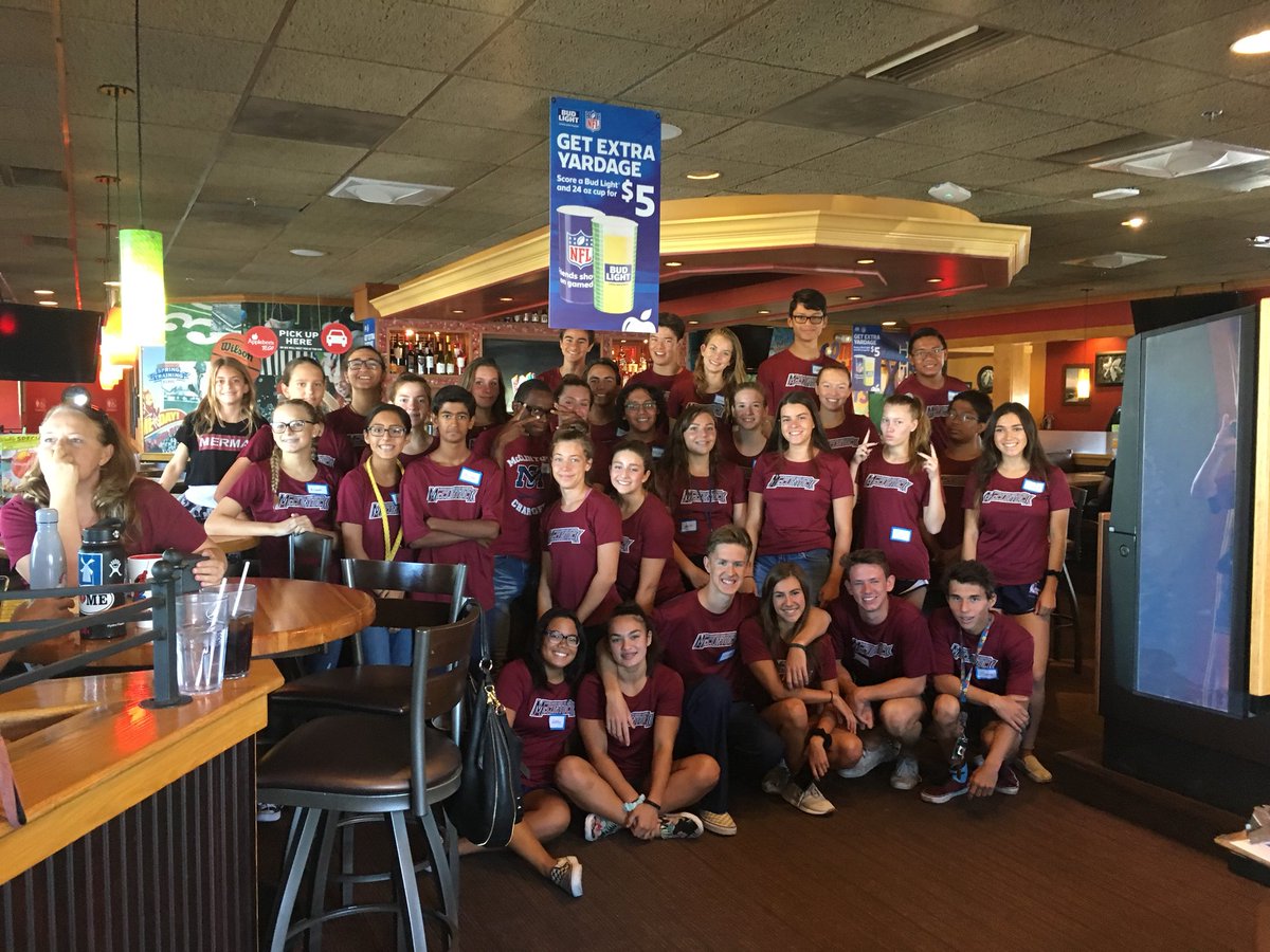 Awesome job to our swimmers and divers today at Applebee’s!