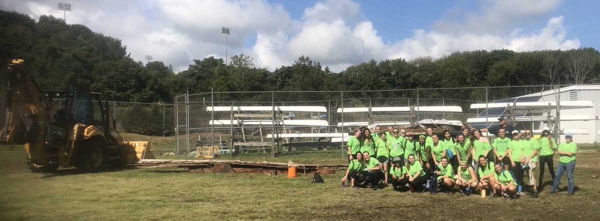 CoCoWoRow's tweet image. How we spent the morning:  Cleaning up the Thames River and Mamacoke Island in honor of International Coastal Cleanup Day!   #CoastalCleanupDay #2018CleanUp #oceanconservancy @CamelAthletics