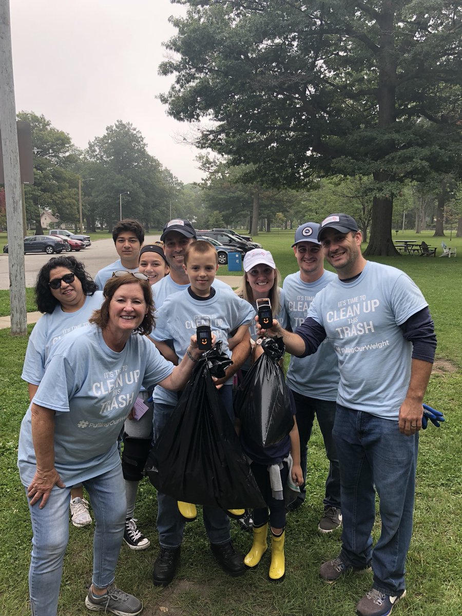KKNigro's tweet photo. The @DowChemical team was cleaning up trash &amp; #pullingourweight in Bay City - join the movement to keep litter out of the environment and waterways https://t.co/cuBBN9ABNs