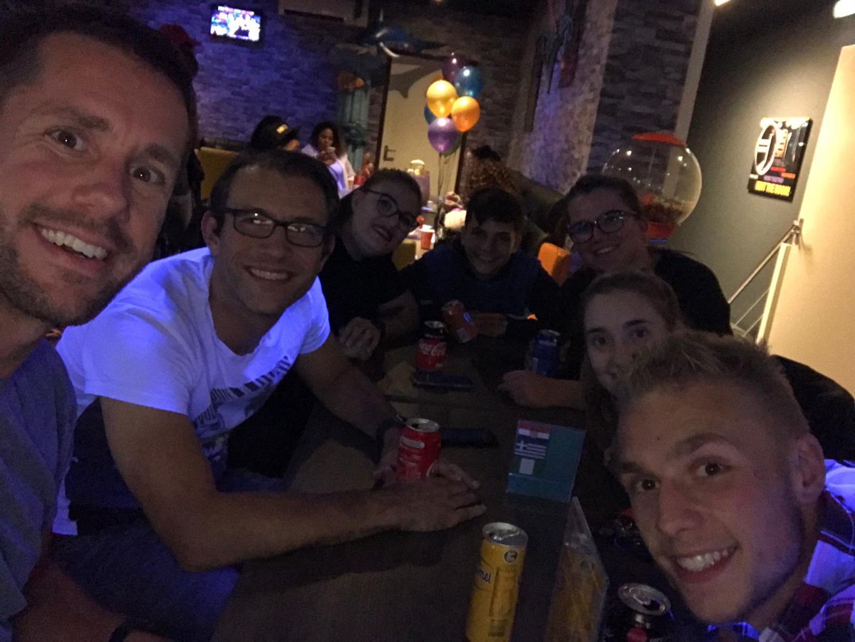 SS_TimKool's tweet image. Vanavond hadden we een gezellig personeelsuitje in Rotterdam. Dit keer een wat kleine groep maar dat mocht de pret niet drukken. Naar de escape room " the missing ", de spelletjes hal &amp;amp; wat lekkers eten en drinken kunnen wij zeggen het was een geslaagde avond.💪🏻