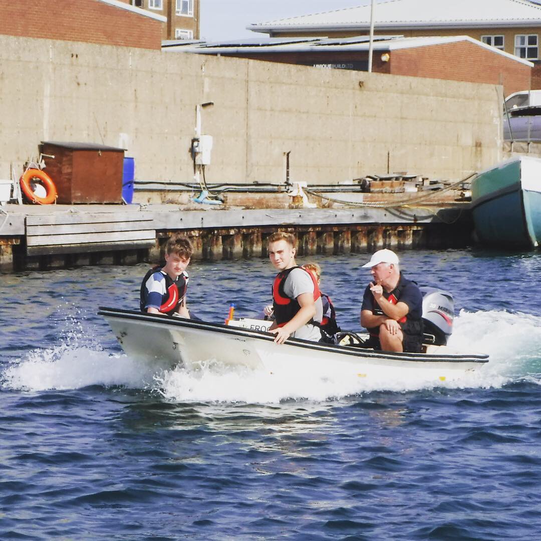 2260Sqn's tweet photo. Cadets from @2260Sqn,  @2428atc @1350ATC1 @1189sqnatc and @2327Squadron have been learning all about sail and power on the water! And there’s still tomorrow too!
Adventurous Training opportunities are available to all Air Cadets... imagine what you could try! #notjustanaircadet https://t.co/iQBqBApMN7