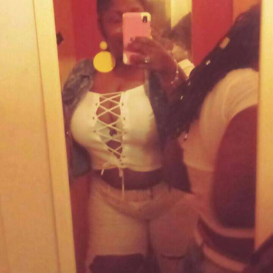 #Music Saturday cooking what up #liveme Betty Monroe🙊💜: https://t.co/IV2J3PRIRZ https://t.co/tCJNrP6<a href="/tag/music"class="tags">#Music</a><a href="/tag/liveme"class="tags">#liveme</a>