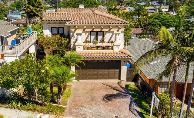 FOR SALE: A real gem awaits you in this custom-built Mediterranean residence along the Avenues in South Redondo. 845 AVENUE B, REDONDO BEACH, CA 90277 – Crownpoint Los Angeles bit.ly/2Mzy7eC