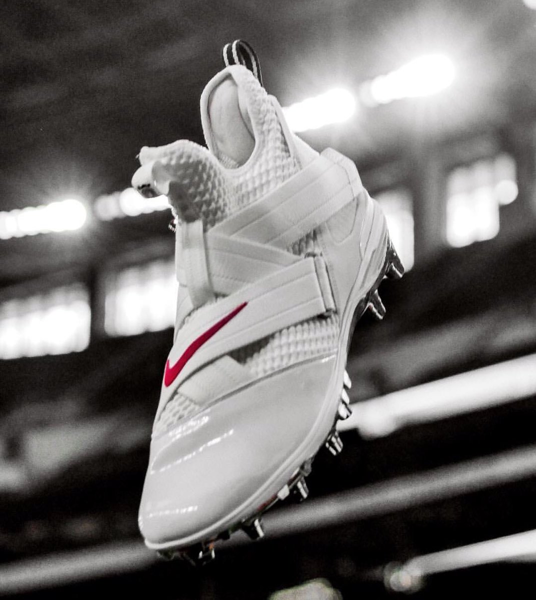 lebron soldier 12 strike cleats