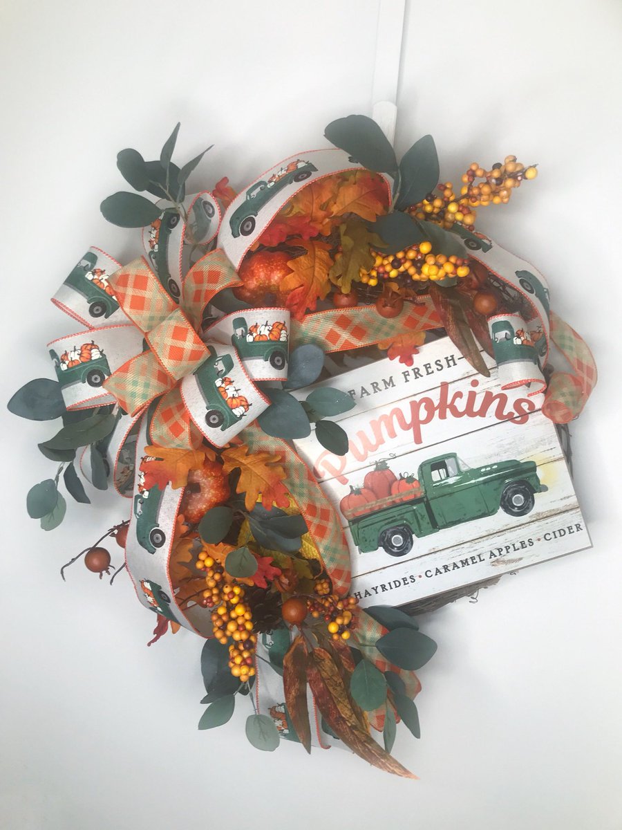 New item from our #etsyshop : Fall truck wreath w/ pumpkins for your front door. What a great housewarming gift #entryway #truckdecor #truckwreath #thanksgivingdecor #frontdoor #thanksgivingwreath #fallfarmhouse #autumnwreath etsy.me/2OncO1
