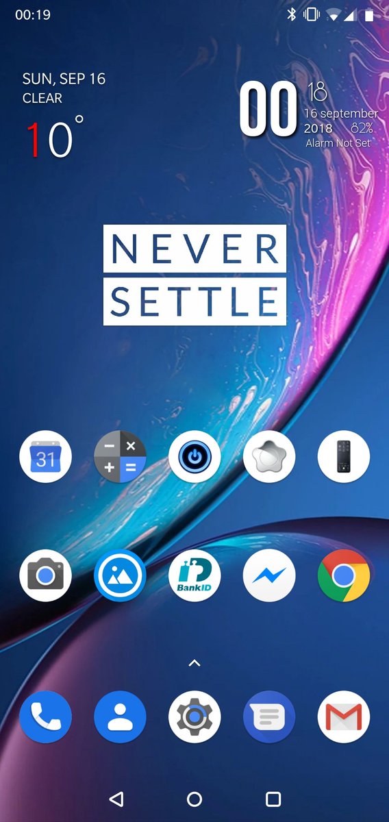 LazyHenke's tweet image. #homescreensaturdays

How about the new Apple XS wallpaper rebranded as a Oneplus 6 &quot;Never Settle&quot; wallpaper...? 😁
#onepluslauncher #pixelful icon pack #zooperwidget