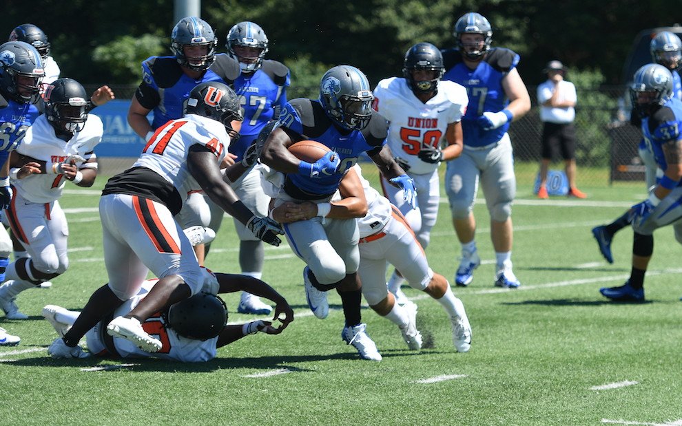 FaulknerATHL's tweet image. Football: Faulkner flies over Union for Wasden's first home win
 - faulknereagles.com/article/2383.p…