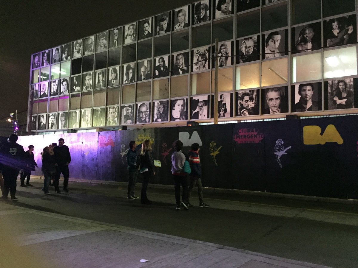 Viendo #retratosconfusiones en <a href="/CiudadEmergente/">CEM Ciudad Emergente</a> Grosa <a href="/GiselaFaure/">Gisela Faure</a>