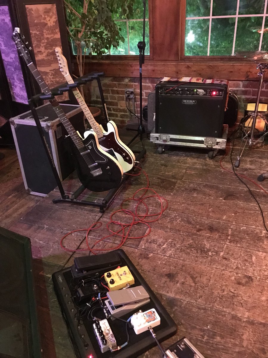mattfassas's tweet photo. My office for the evening in Chicora Alley in downtown Greenville, SC. https://t.co/BioWf4vmHh