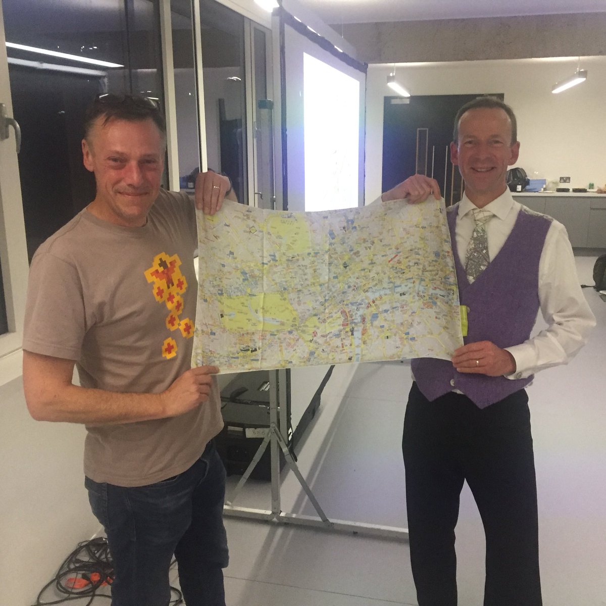 splashmaps's tweet photo. There's a discount on the best #maps money can buy. But shush! It's only for our blog readers! 😊😦 - https://t.co/yzL7SQ0FYM Join in? #getoutside #mapsanywhere @cartosoc https://t.co/T8lHRkdghH