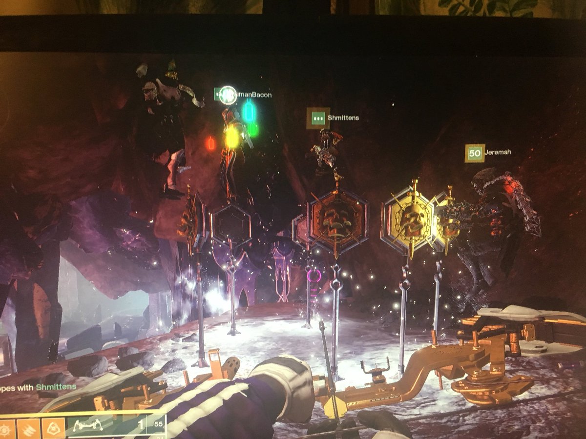 ian97939713's tweet photo. @Bungie placed all six banners at the same time! Better than the raid. Don’t fix this please, it’s great! https://t.co/YUH5v3wTdc