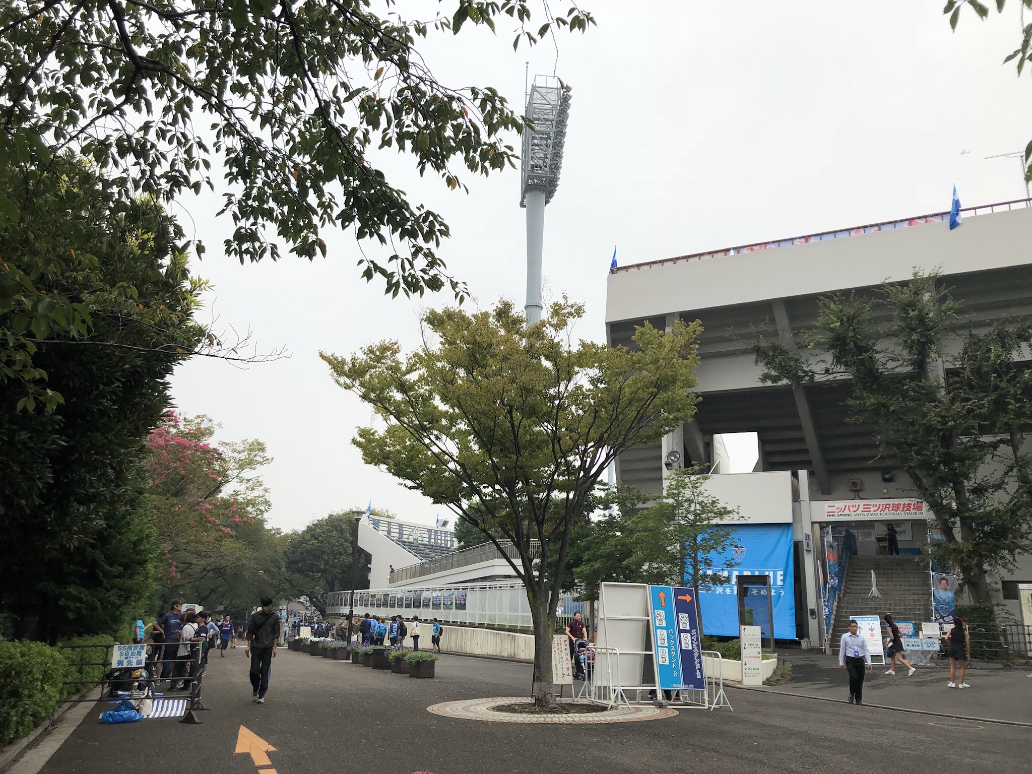 Gootara Cafe 裏マスコット総選挙27位 ニッパツ 三ツ沢球技場 キッチンカー メインスタンド入口に グータラカフェ いるよ 激ウマ チリビーンズ ロティ 日本初 専門店 Gootaracafe 神楽坂 カレー タイ料理 嵐 飯 ランチ スタグル