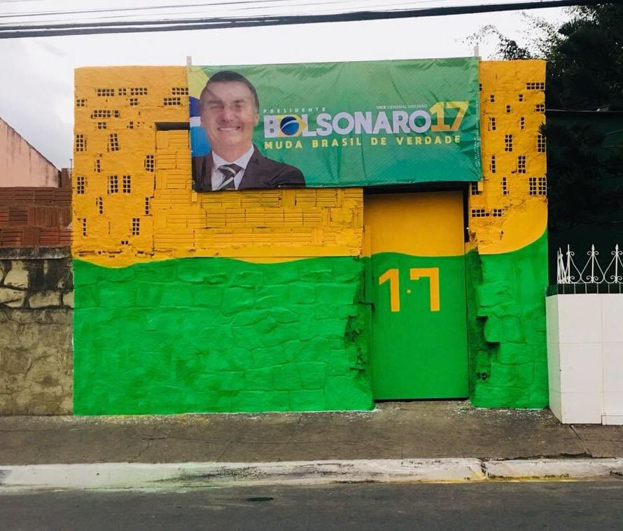 Essa é nossa diferença! Enquantos uns gastam dezenas de milhões em campanha, nós temos milhões de voluntários movidos pelo sonho de um Brasil mais justo, com segurança e oportunidades. Obrigado povo de Pombo - PE! Obrigado Nordeste!