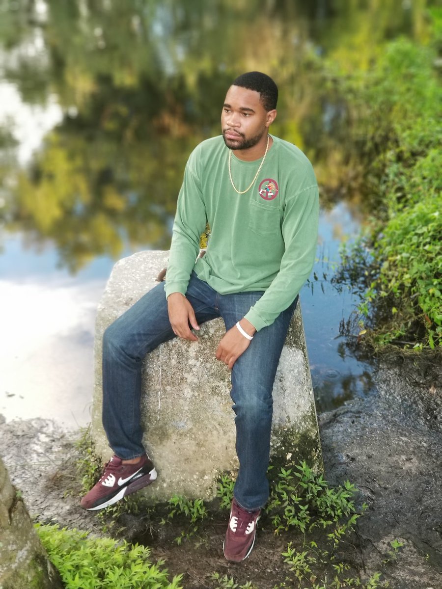 litehops's tweet photo. RC Pocket Longsleeves available now in #Clover and #Black on https://t.co/0CNBcxeKG4! #litehops #StreetWear #Apparel #Fall #Peace https://t.co/mQH9tQuFh5