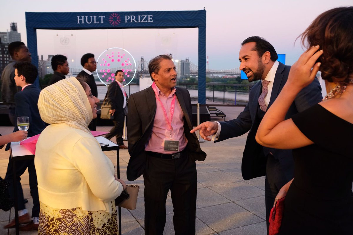 hultprize's tweet image. While waiting for the deliberation. Take a look at what’s going on! Everyone mingling and eagerly waiting for the winner to be announced! #HP18 #PowerForGood #UN6 #hultprize