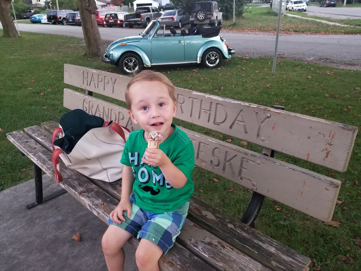 cox5029's tweet photo. Nothing like a bug ride after dinner and an ice cream. #summerisofficiallyoverwhen #vwbug #familytime https://t.co/e4YBdMjMUk