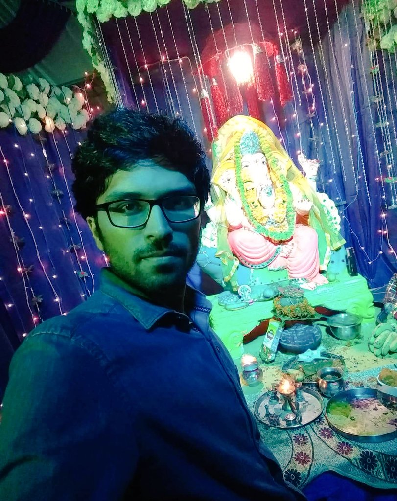 piyushpuri12's tweet image. #GaneshChaturthi #softscriptsolutions #Awareness #initiative Here's my #SelfiewithEcoGanesha🤳
#Ganesh #Amazon
#GaneshaChaturthi2018 #contestindia #गणेशचतुर्थी #HappyGaneshChaturthi #AppleEvent #GanPatiBappaMorya @Sagar2612 @chandra_mani38 @nikp_05 @blessedkamal @girija_kriz