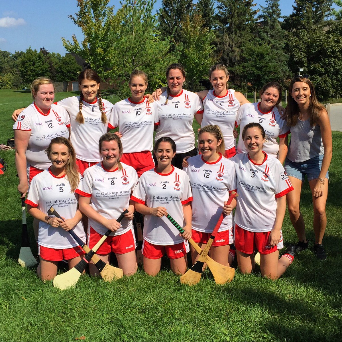 The St.Pats Ladies Team taking part in the Toronto GAA 9 a-side tournament today 🇨🇦 #stpatsto #torontogaa #camoige #pulllikeadog