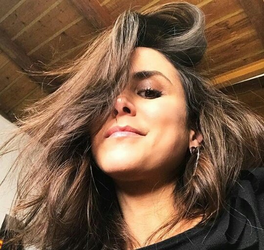 FashionStylistM's tweet photo. #SaturdayNight ⭐ 🍷 🌙 🌜 https://t.co/HREtKnoPE3