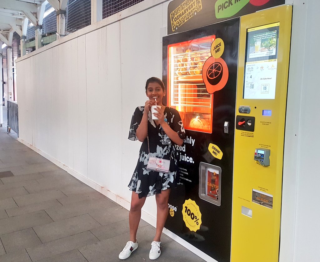 After a lot of anticipation, our first customer enjoys #juiceforgood from Australia's first "rescued" orange juice vending machine brought to you by ForPurposeCo. and supported by @LendleaseGroup #DarlingSquare Find us at Darling Square! 
#innovation #fightfoodwaste