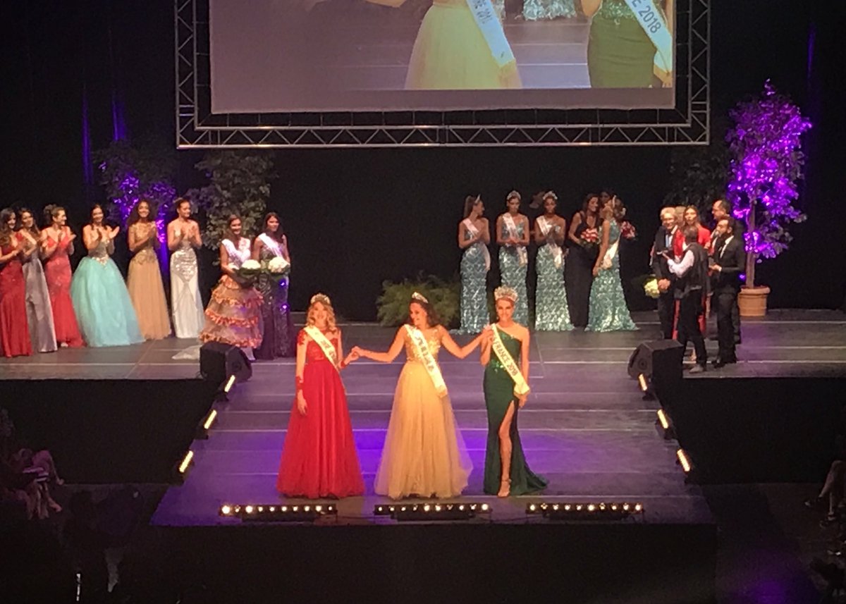 maxlelvr's tweet photo. De retour de cette magnifique soirée à Châteauroux pour assister à l’élection de Miss Centre Val de Loire 2018 et célébrer la victoire de Miss Eure-et-Loire Laurie Derouard elle sera à même de représenter haut notre belle région @RCValdeLoire . 👗👸🏼 #misscentrevaldeloire https://t.co/nx94MkCqol