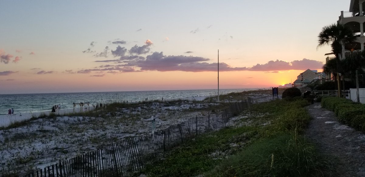 McCownMccown's tweet photo. Sunset at790 On the Gulf in Destin Florida @spann https://t.co/qddeFZVpTO
