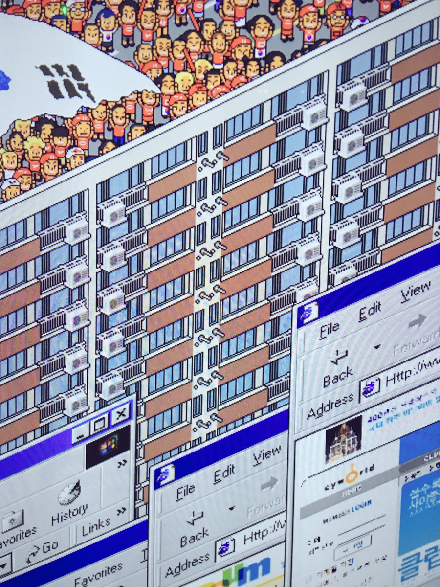 thinuniform's tweet image. 