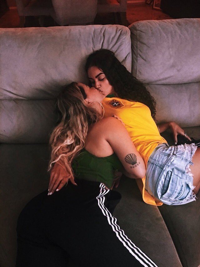 GIRLSONGlRLS's tweet photo. https://t.co/dvT5m7CD9Z