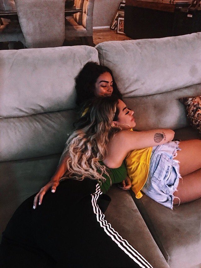 GIRLSONGlRLS's tweet photo. https://t.co/dvT5m7CD9Z