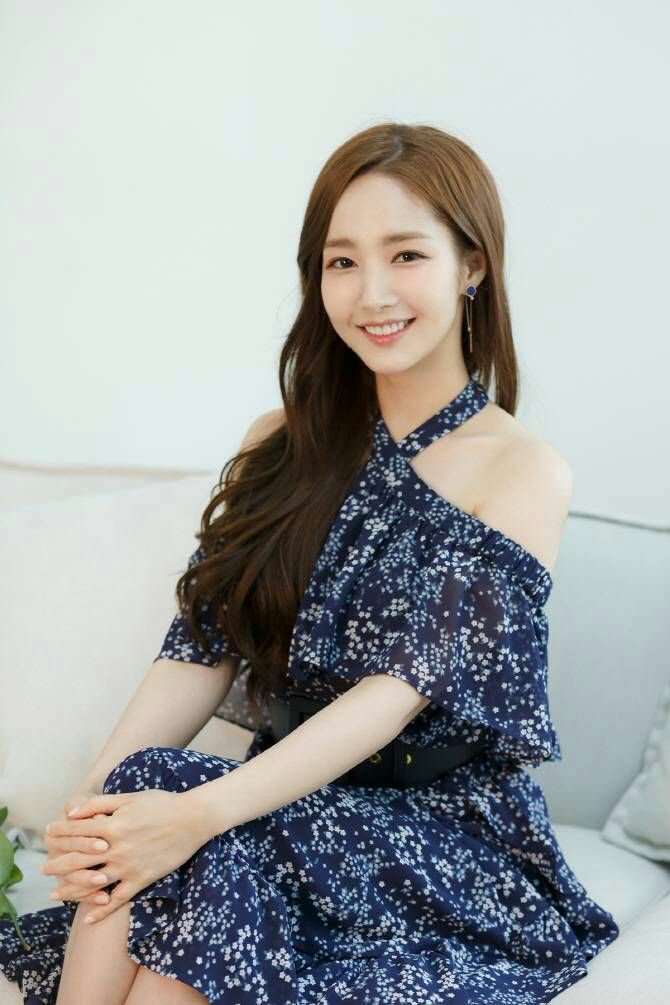 Mariel Kim / Park Min Young tweet media