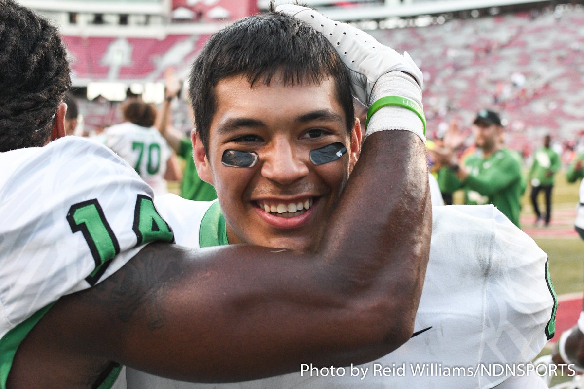 Photos today of North Texas QB Mason Fine by NDNSPORTS photographer Reid Williams. The Mean Green would upset the SEC's Arkansas Razorbacks 44-17.
#NativeAthlete #CherokeeNation #UNT #MeanGreen #SEC #D1 #Fine4Heisman