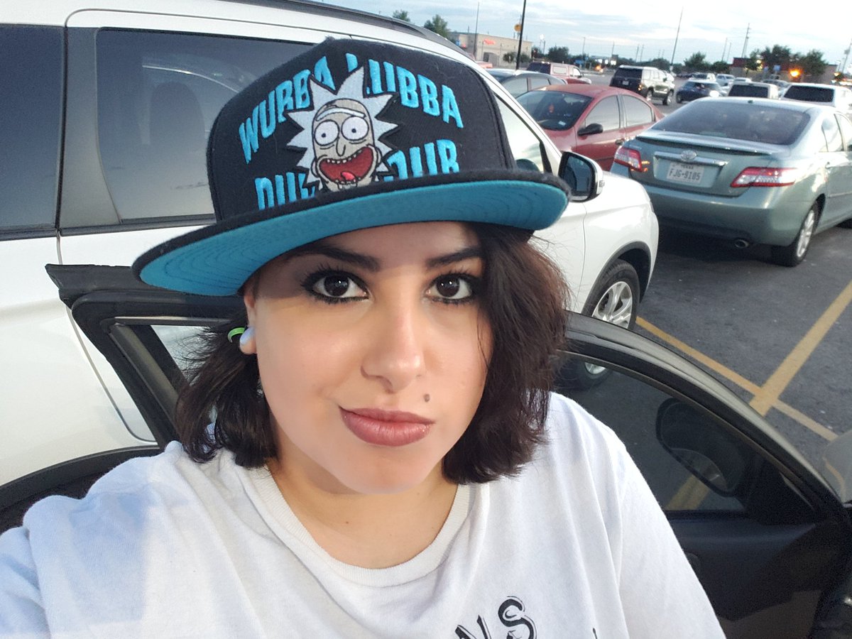FunSyze365's tweet photo. It's been a great make up kind of day!! Counting down the days 'til I go super duper blonde!!!! #MakeUpOnPoint #RickAndMorty #WubbaLubbaDubDub #TMinus13Days https://t.co/dquGBLuunb