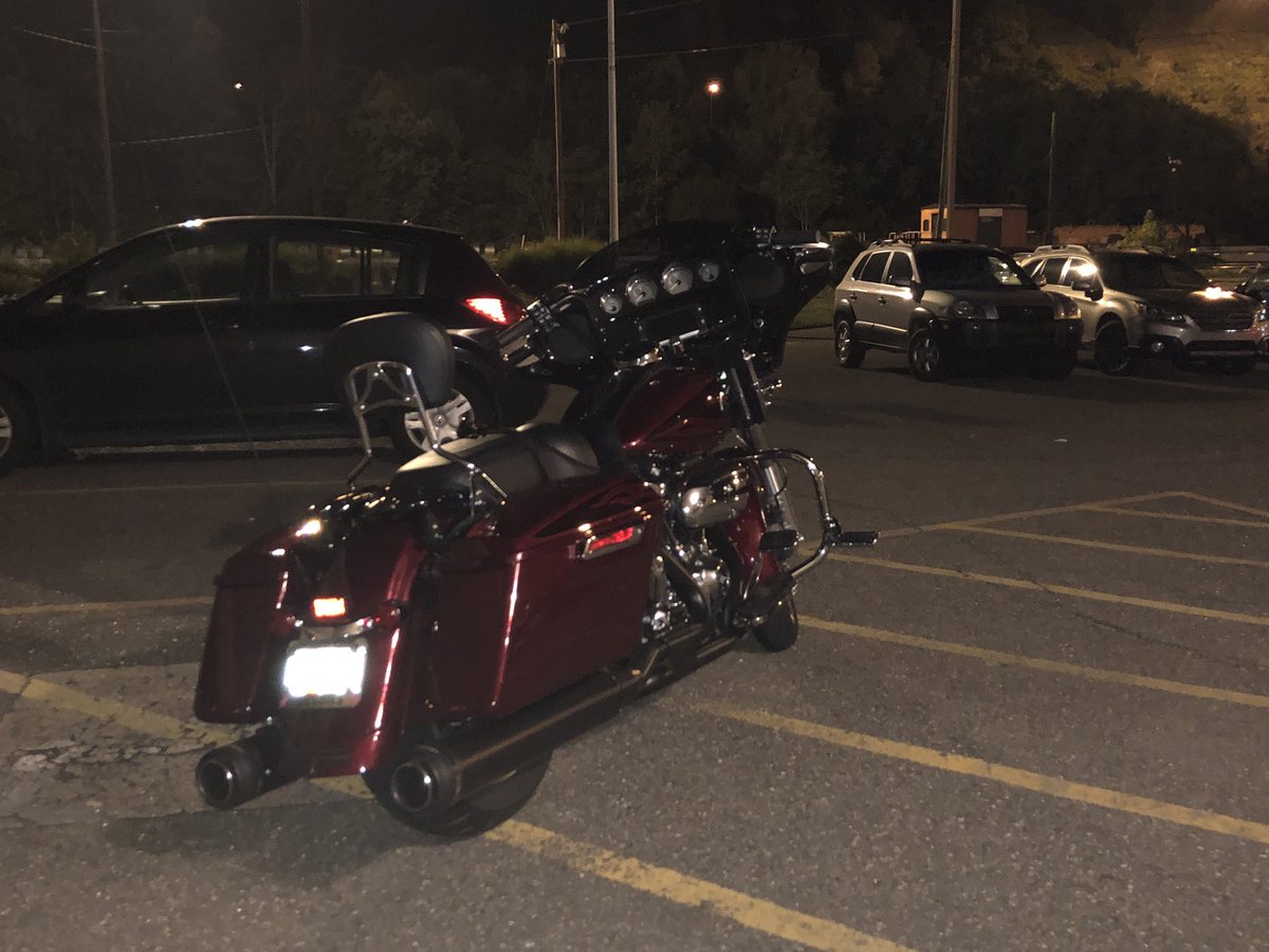 baz0157's tweet photo. Perfect night for a ride! @harleydavidson #StreetGlideSpecial #HardCandyCustom https://t.co/044X9MGy9T
