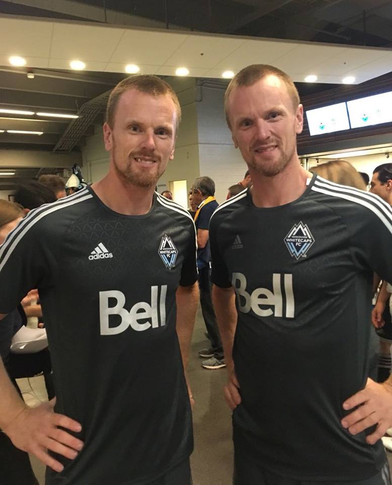 CYochmans's tweet photo. What Legends Are Made Of ๐๐
#PureSedinery #Canucks https://t.co/dyatUuUOrk