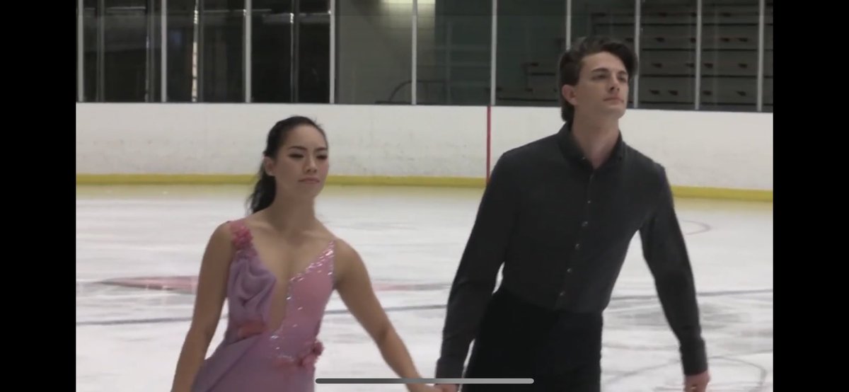 Blue Cosmos チームココfd ある愛の歌 動画で見せていただいた 元々華のあるお二人のムーブメントが更に滑らかに 細やかにツイズルも揃っていてうっとりしてしまう フィニッシュのティム君の愛しい人に添える手までも美しかった 銅メダル おめでとう