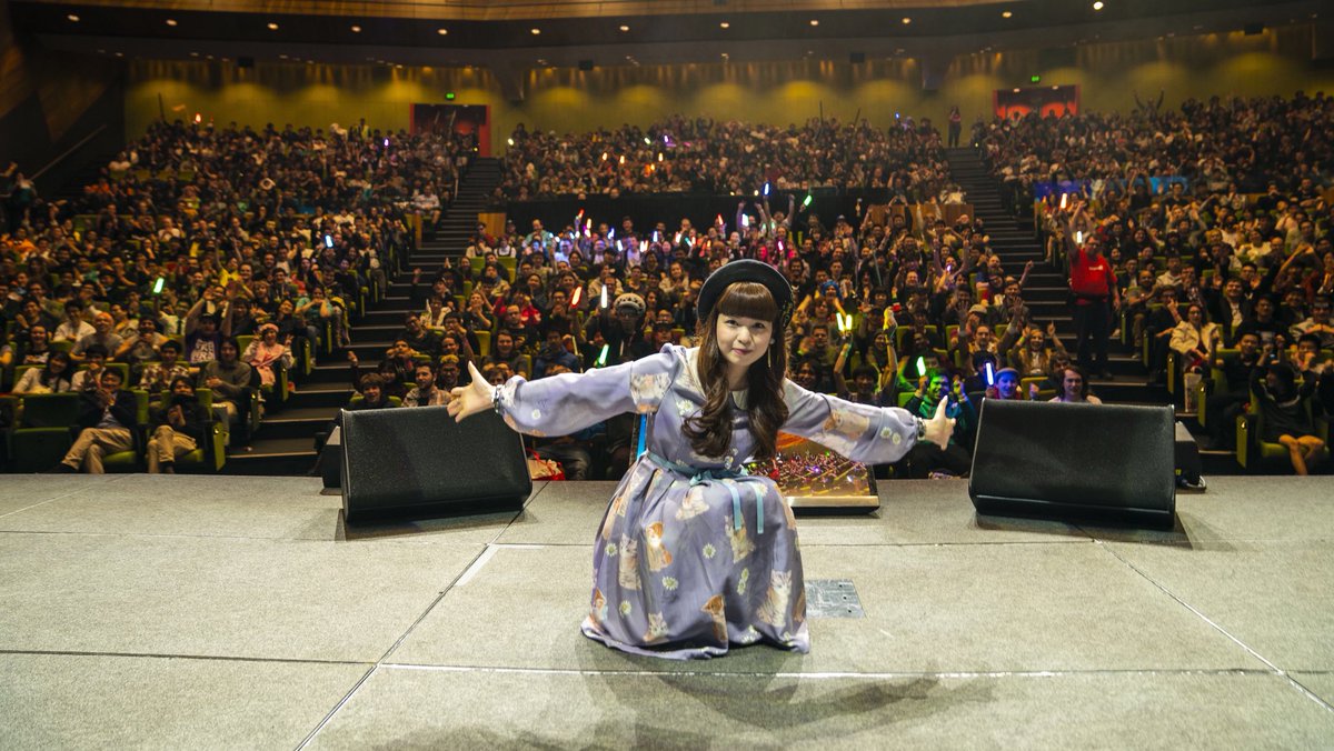 crx_aus's tweet photo. 🚨Free Concert Alert🚨
Join @luna_galaxy at the @AnimeLab Arena at 2pm for a special #MadFest concert! 💕 Remember to bring your light sticks! ✨ https://t.co/hVcpn38M5X