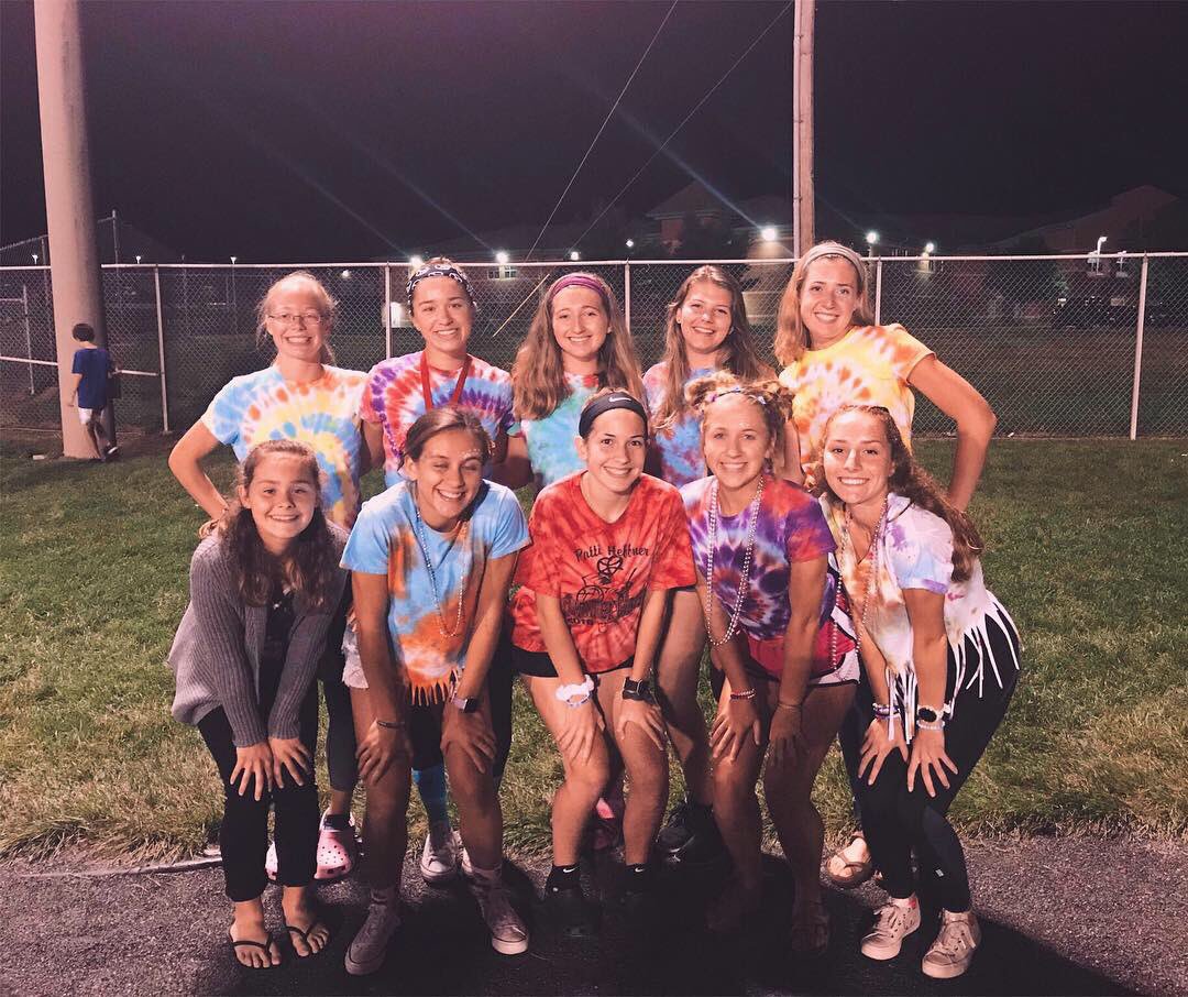 nw_girlsxc's tweet photo. Wearing our tie dye at the football game!!🏈✌🏻☮️ https://t.co/ks3AkqK1be