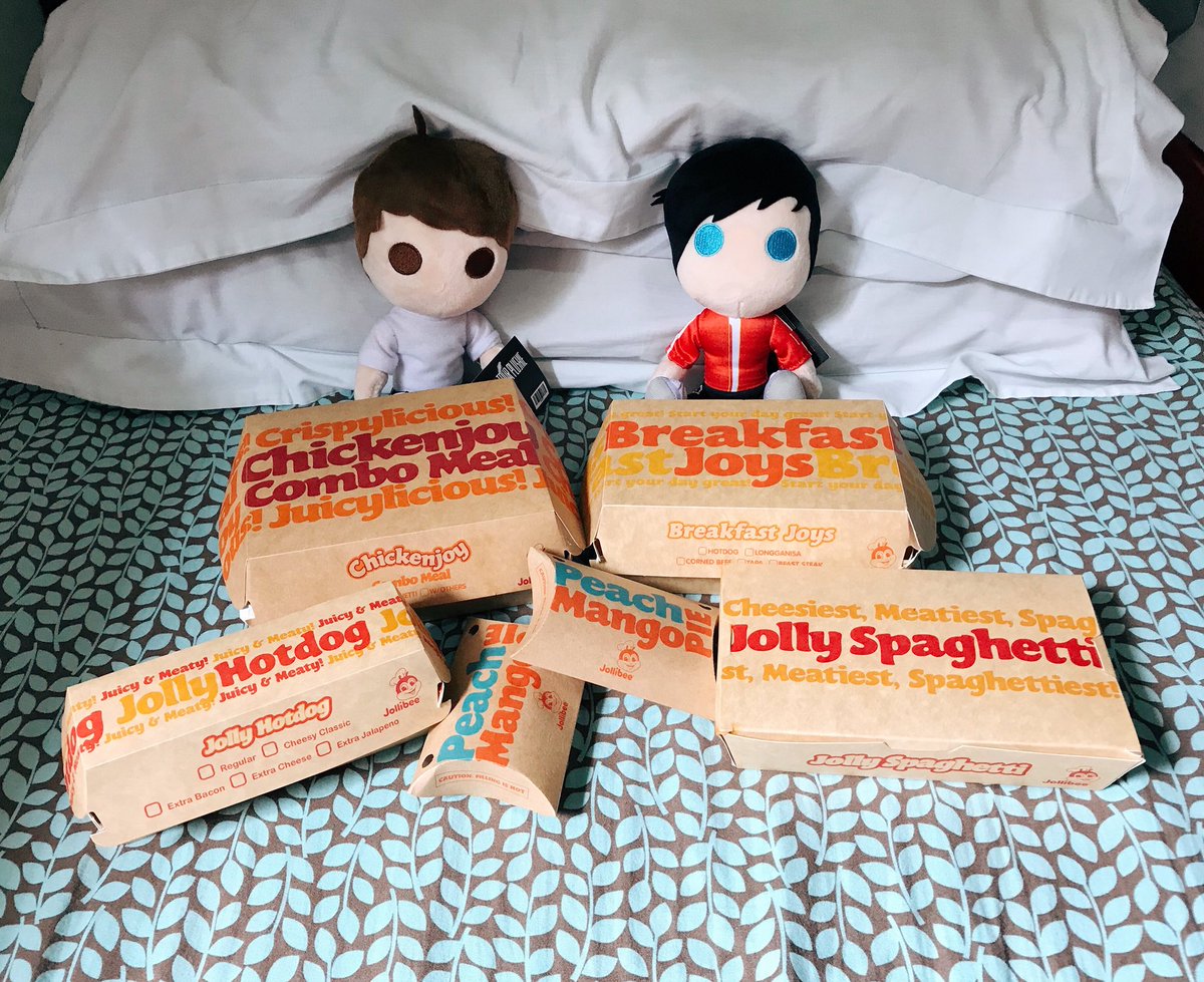 cookieggukkie's tweet image. ‘think of all the jollibee we could’ve bought with that money’. i know you miss it @danielhowell @AmazingPhil so i ordered jollibee for you 😂