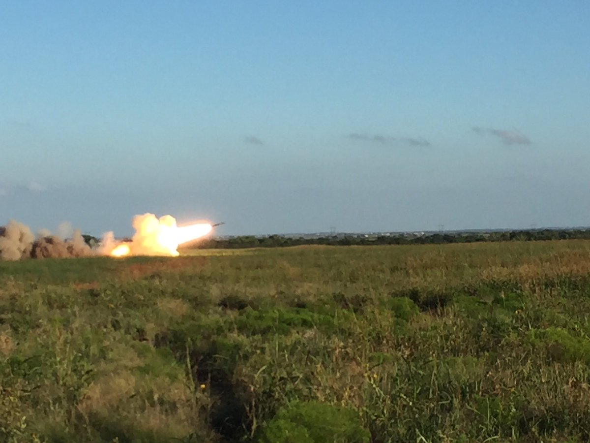 Bravo24F's tweet photo. A skilled photographer captured this burst of photos as a M28A1 practice round leaves the M270A1 MLRS. Pretty freakin cool.
#Firepower https://t.co/RU2oMC2G7c