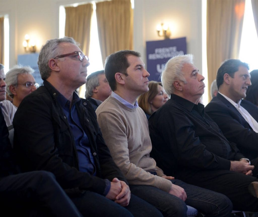 ZamoraJulio's tweet photo. Gran tristeza por el fallecimiento del compañero José Manuel de la Sota, dirigente del PJ y ex gobernador de @gobdecordoba. Mi solidaridad para su familia y allegados más íntimos. https://t.co/avJvLDkujQ
