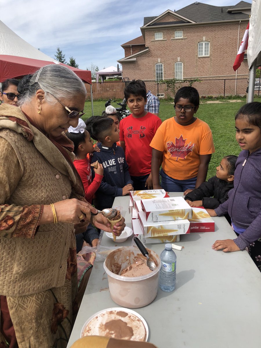 SohiBalbir's tweet photo. Grandma making all the kids happy with chocolate ice cream #yumm #parkparty https://t.co/5KnYxXWK3G