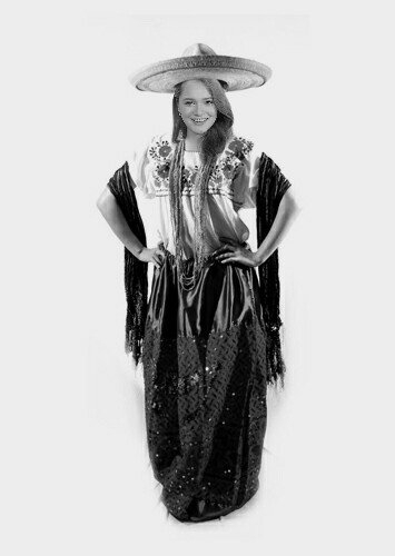 Hilal_MX's tweet photo. Llegando a saludar a la fiesta
#AlGritoConMadre #MiPatriaMx #MirayDaner https://t.co/ulhVpMqBth