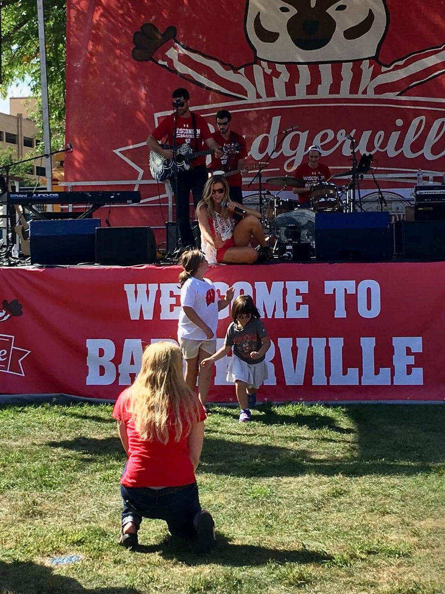 KirstieKraus's tweet photo. Thanks for the good time today #Badgerville ❤ #Wisconsin #Wisconsinshows #countrymusic
Look for the interview today with @ilovemadisonwi in a few weeks! https://t.co/TQwJ4CprRn