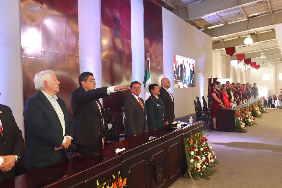 vmva1950's tweet photo. #VivaMéxico Un honor  ser partícipe de las tomas de protesta de los presidentes municipales de #Fresnillo, #Zacatecas y #Guadalupe, @saul_monreal, @UlisesMejiaH_ y @juliocesarchp Les deseo todo el éxito en sus gestiones para contribuir a la transformación de nuestro país! https://t.co/GvLIKiLXUi