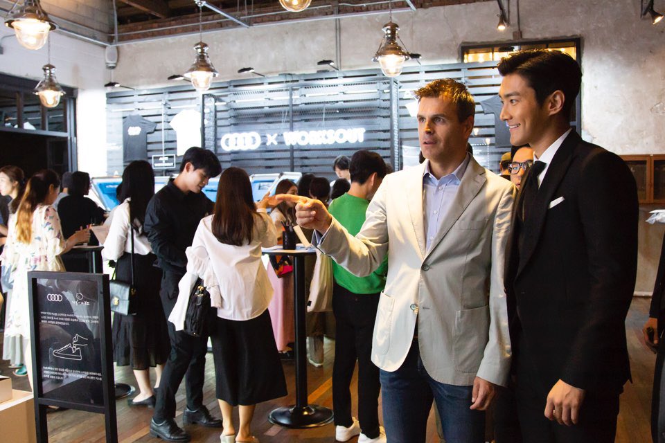 siwonestperu's tweet photo. [14/09/2018] #Siwon twitter and instagram update :)
젊음의 혁신. Urban culture. @ progress_audi #welcomechallenges #progressneverstops https://t.co/558LFZ0DZ7