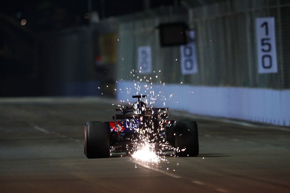 レッドブルホンダ News Autosport Web トロロッソ ホンダf1密着 タイヤの扱いに苦戦し 得意コースのシンガポールgp予選でまさかの失速 得意だと思われたf1第15戦シンガポールで 予選日もトロロッソ ホンダのスピードは加速することはなかった