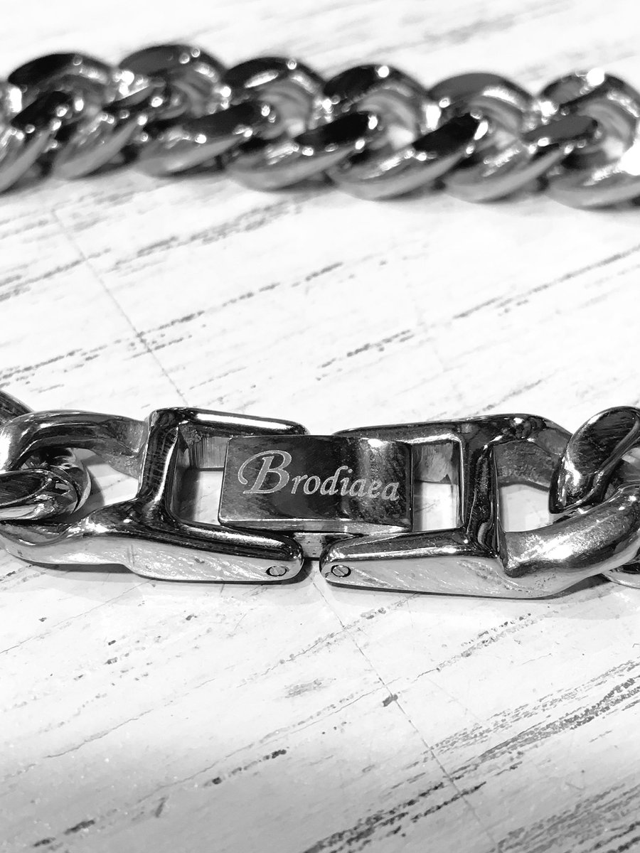 BrodiaeaShibuya's tweet photo. おはようございます☀

#brodiaea originalの #finesteel 製ブレスレットがついに完成✨

★★《NEW ARRIVALS》★★

3種類の太さから選べます！！

#rusty #fadecolor #notallergic 
#錆びない金属 #色褪せない #アレルギー対応 

それでは今日も楽しい週末を^_^ https://t.co/8kNHe9ntZC
