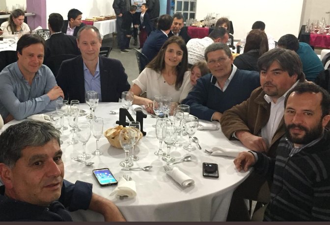 RicardoBayesLp's tweet photo. En la cena por el 33 aniversario de #CILHO https://t.co/iSfRkIIzXK