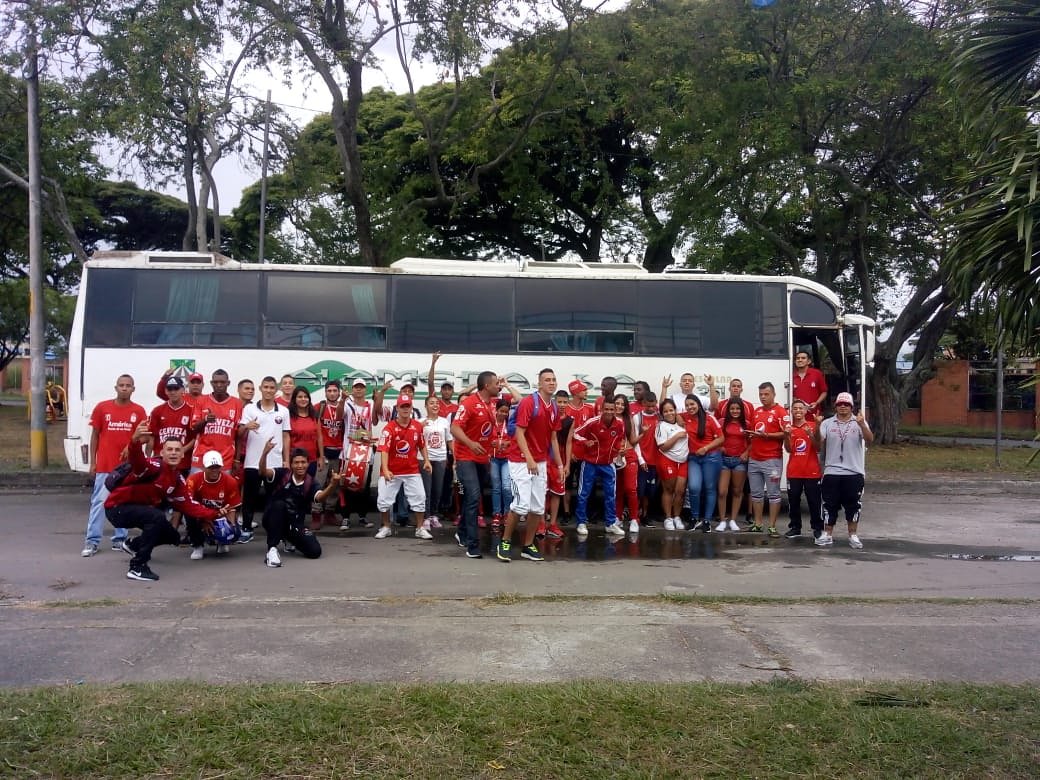 brs_las's tweet photo. VILLA DE LAS PALMAS
#AhoraSomosMasHermanosQueAntes 
Nos fuimos para el pascual y llegamos contentos a nuestras casas.

¡¡GRACIAS AMÉRICA POR LA VICTORIA!!
@BRS_COL https://t.co/daLKPfh2Hj