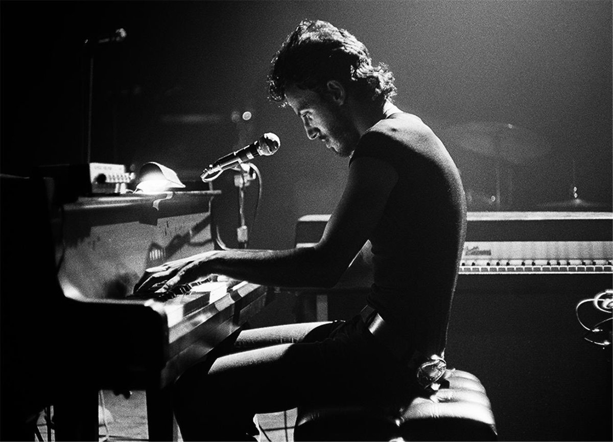 Niall Horan as Bruce Springsteen: A thread